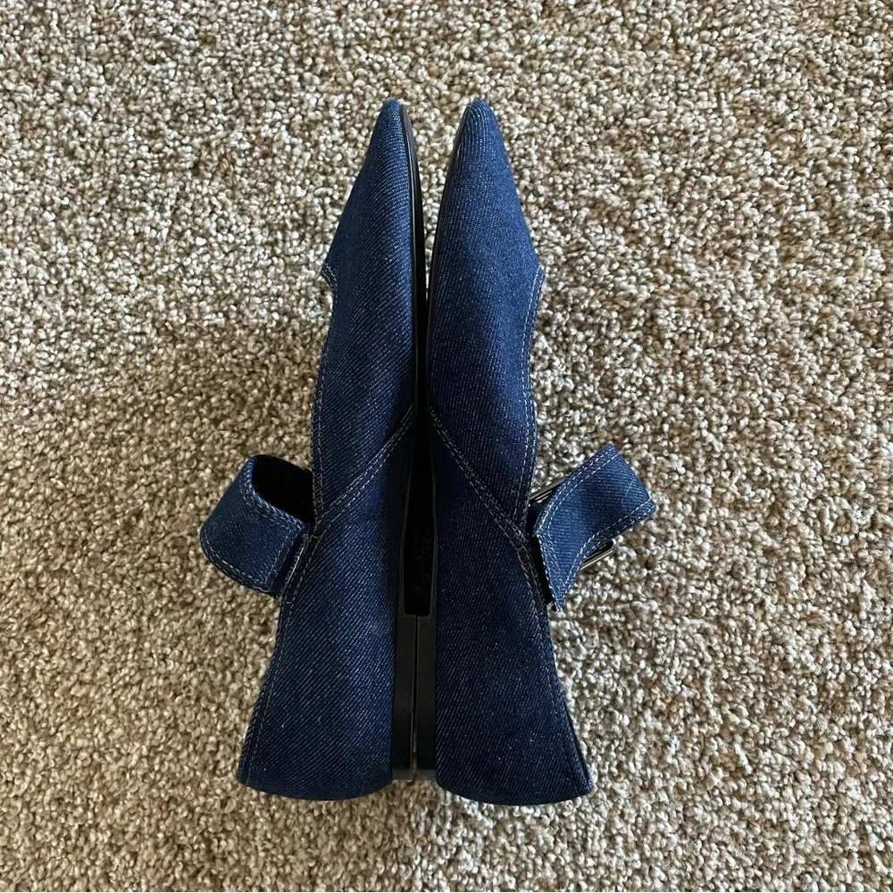 Zara Mary Jane Denim Flats Women’s 10 Blue Dark Wash
Minimalist Chic Everyday - Picture 13 of 16